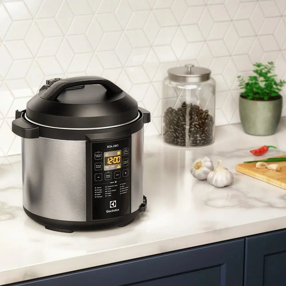Panela Pressão Elétrica Electrolux Digital Capacidade 6L Silenciosa Segura 10 Travas Segurança 15 Receitas Pré-Programadas 3 Níveis Pressão PCC20 Inox Preto Por Rita Lobo - Image 6