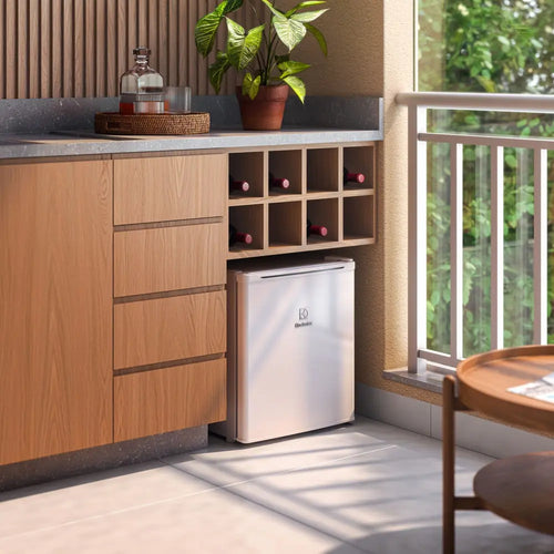Imagem 6 de 7 de Frigobar Electrolux 47L Efficient com Controle de Temperatura Cor Branca EM50